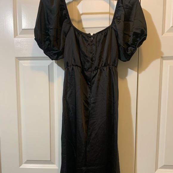 Beautiful Open Tie Dress - Picture 2 of 3